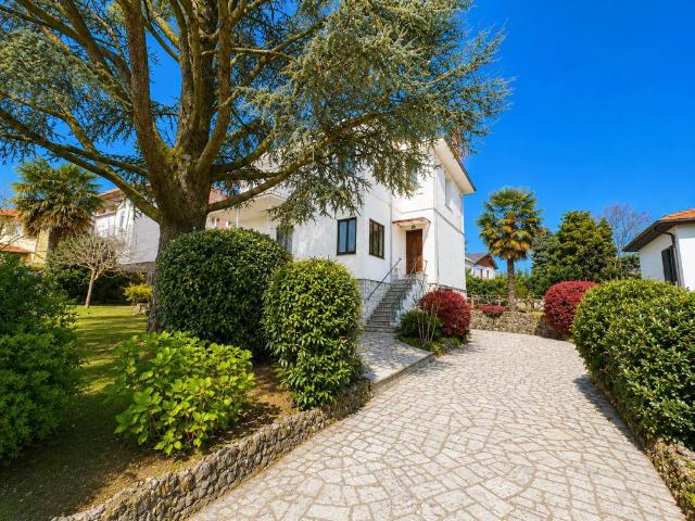 Villa in vendita a Vedano Olona VA