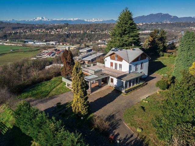 Villa in vendita a Vedano Olona VA