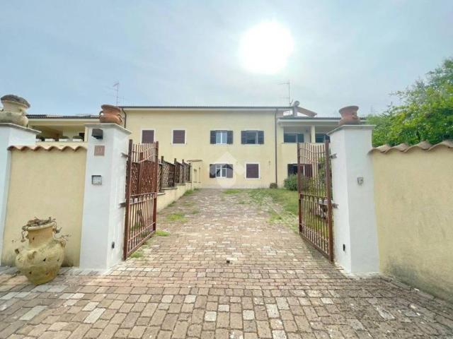 Villa in vendita a Velletri RM