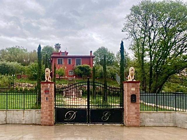 Villa in vendita a Velletri RM