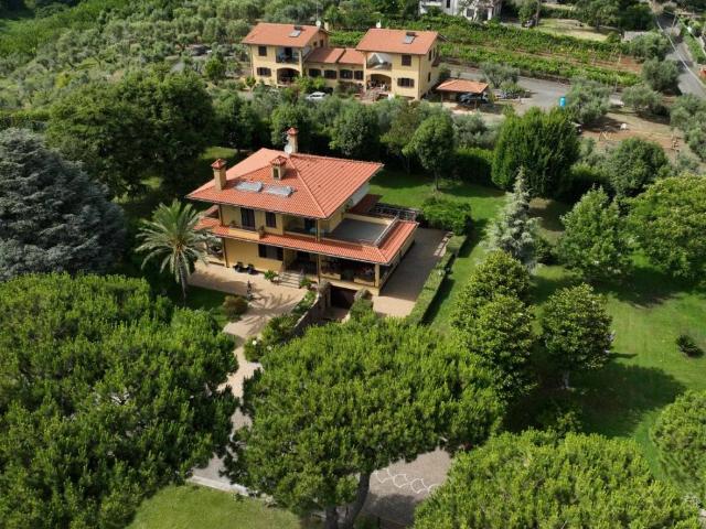 Villa in vendita a Velletri RM