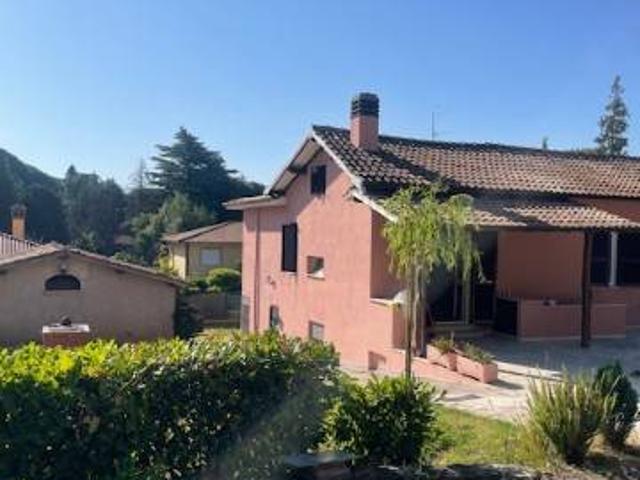 Villa in vendita a Velletri RM