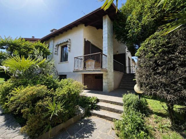 Villa in vendita a Venegono Inferiore VA
