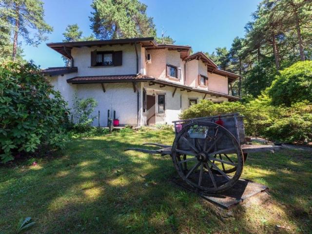 Villa in vendita a Venegono Inferiore VA