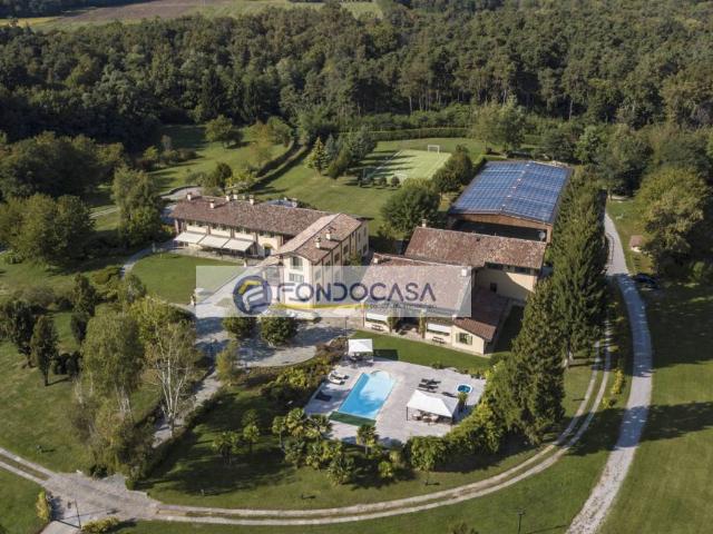 Villa in vendita a Venegono Inferiore VA