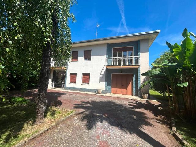 Villa in vendita a Venegono Superiore VA