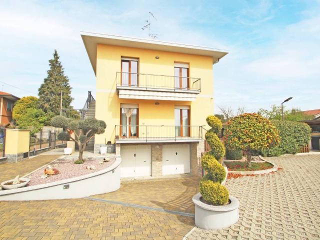 Villa in vendita a Venegono Superiore VA