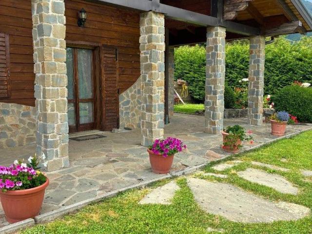 Villa in vendita a Ventasso RE