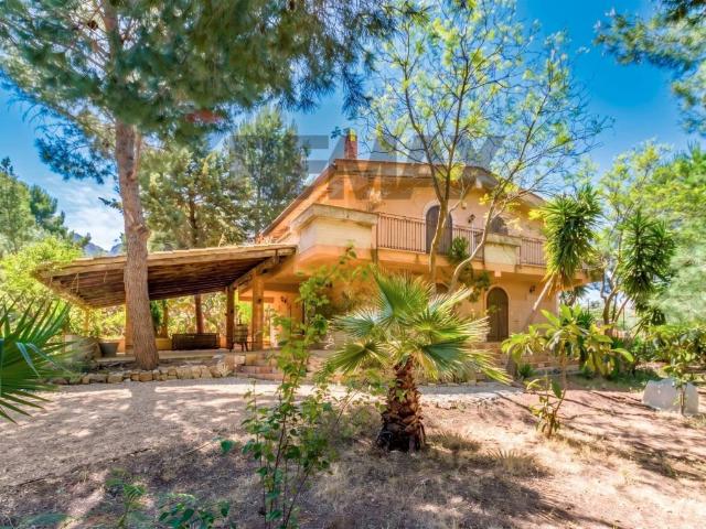 Villa in vendita a Ventimiglia di Sicilia PA