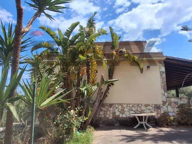 Villa in vendita a Ventimiglia di Sicilia PA