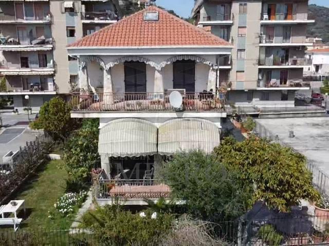 Villa in vendita a Ventimiglia IM