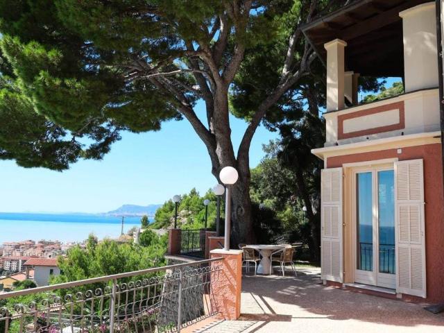 Villa in vendita a Ventimiglia IM