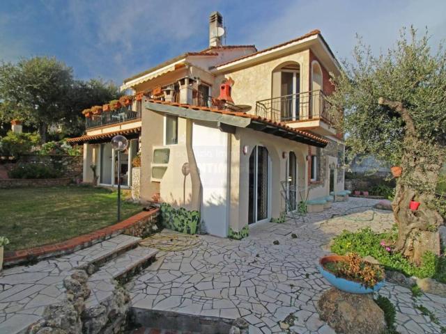 Villa in vendita a Ventimiglia IM