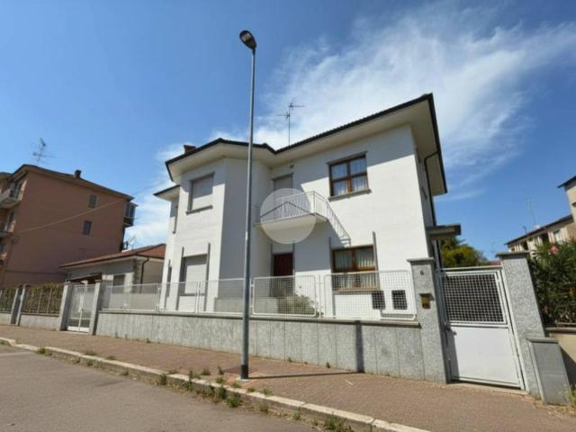 Villa in vendita a Vercelli VC