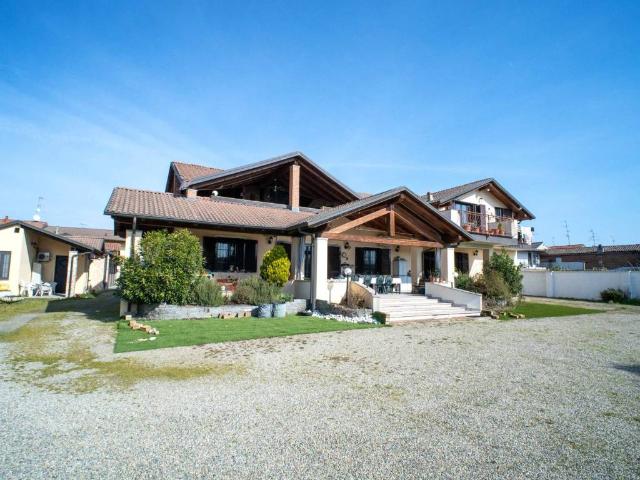 Villa in vendita a Vercelli VC