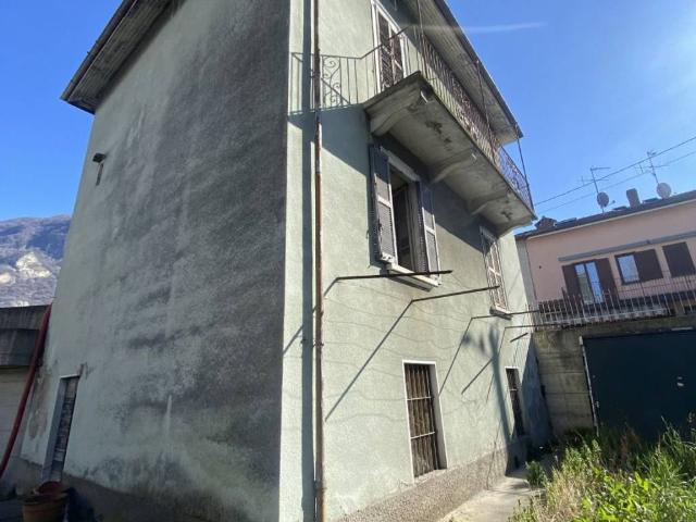 Villa in vendita a Vercurago LC