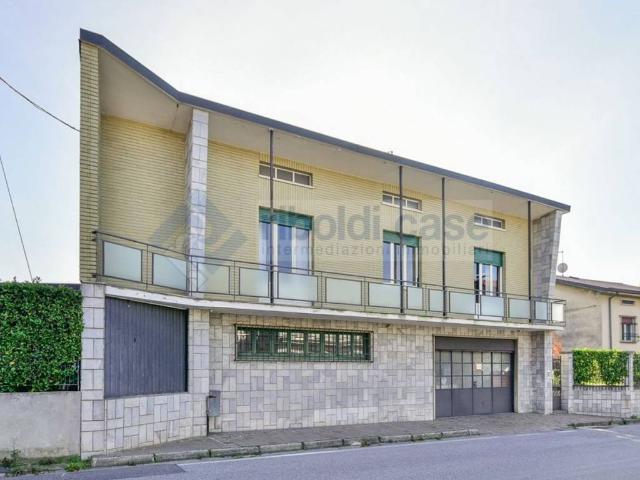Villa in vendita a Verano Brianza MB