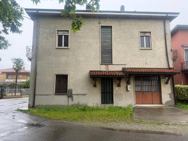 Villa in vendita a Verano Brianza MB