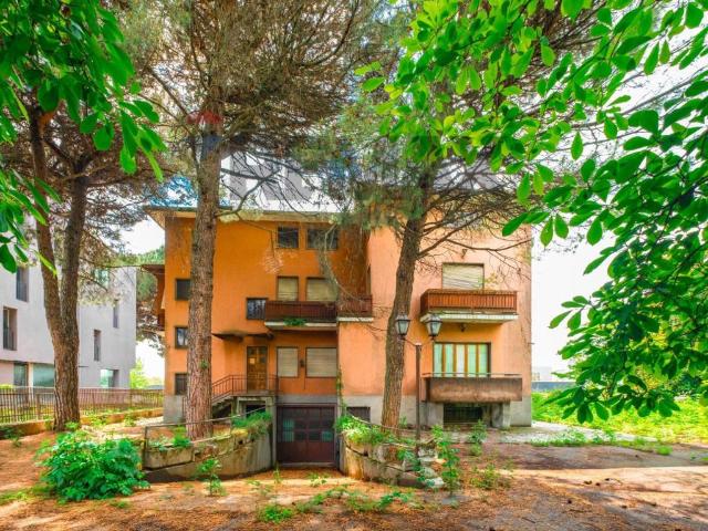 Villa in vendita a Verano Brianza MB