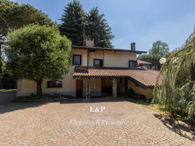 Villa in vendita a Vergiate VA
