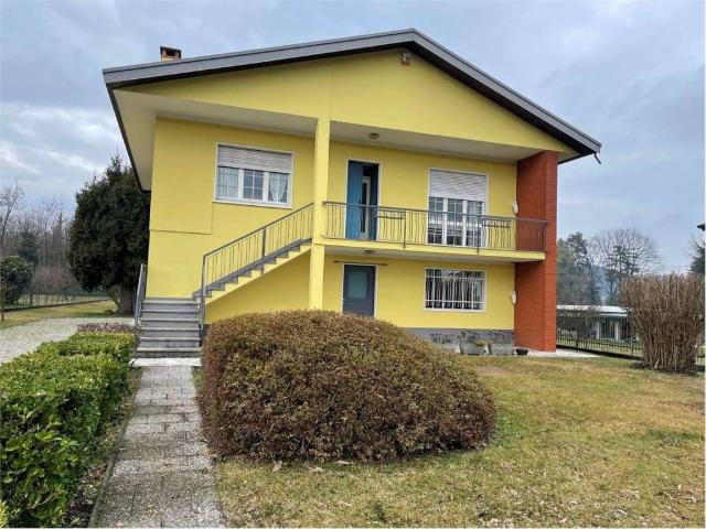 Villa in vendita a Vergiate VA