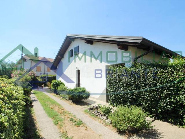 Villa in vendita a Vergiate VA