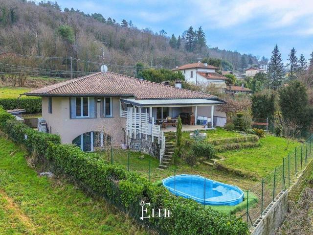 Villa in vendita a Vergiate VA