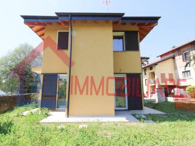 Villa in vendita a Vergiate VA