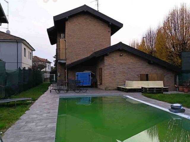 Villa in vendita a Vergiate VA
