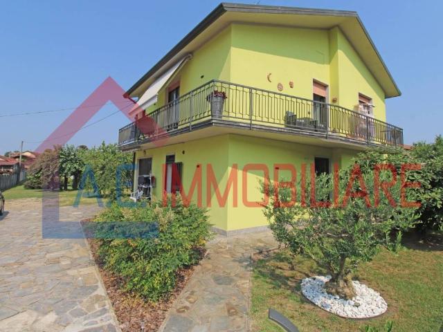 Villa in vendita a Vergiate VA