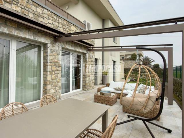 Villa in vendita a Verderio LC