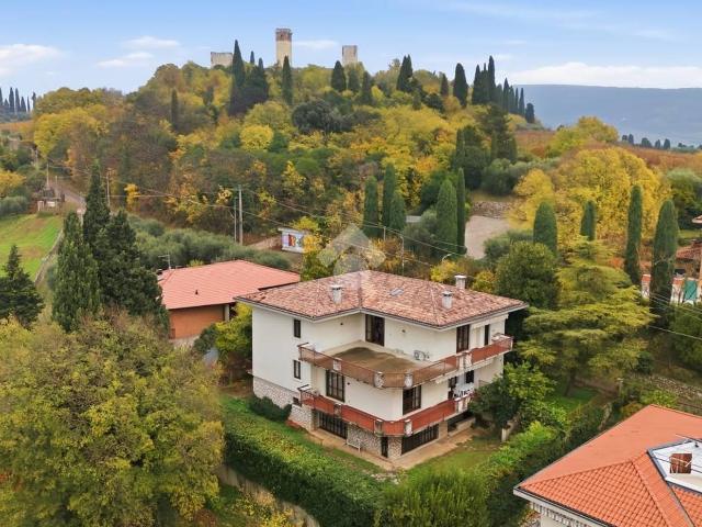 Villa in vendita a Verona