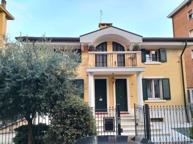 Villa in vendita a Verona