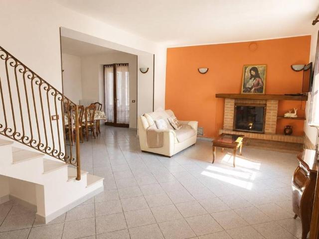 Villa in vendita a Vernasca PC