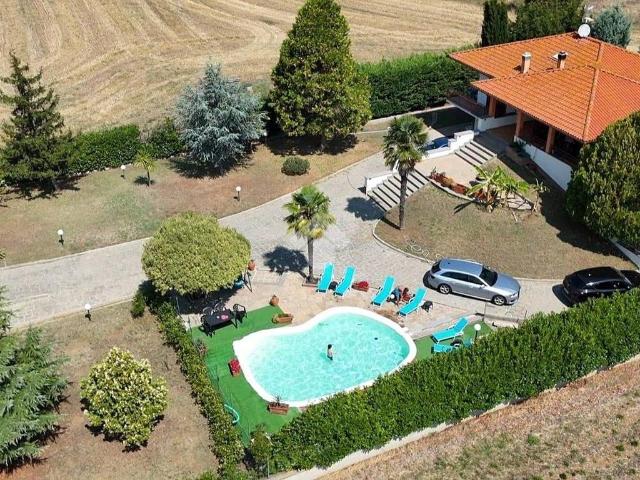 Villa in vendita a Viterbo VT