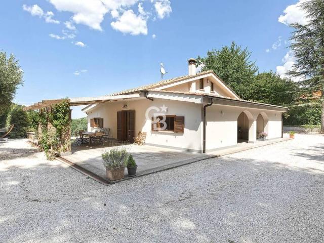 Villa in vendita a Viterbo VT