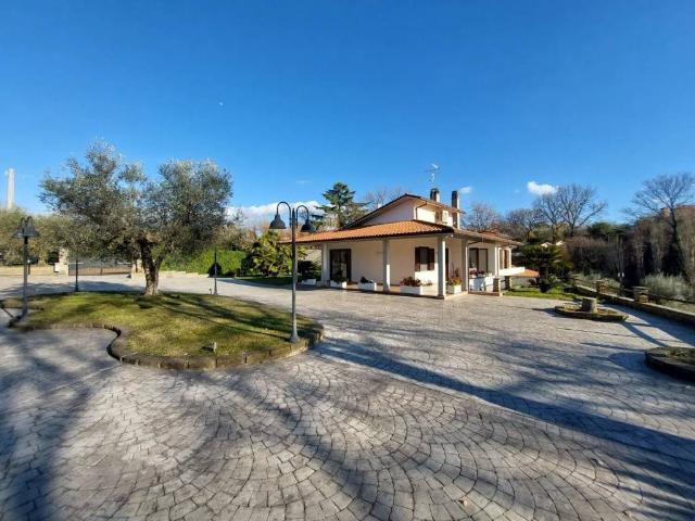 Villa in vendita a Viterbo VT