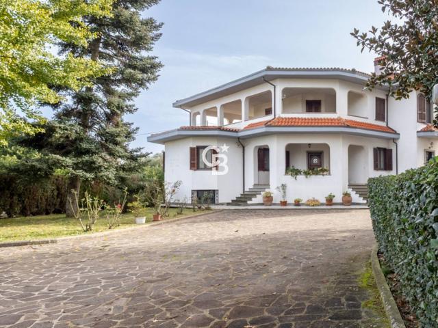 Villa in vendita a Viterbo, Semicentro