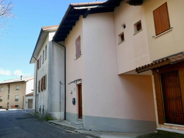 Villa in vendita a Vito d'Asio PN