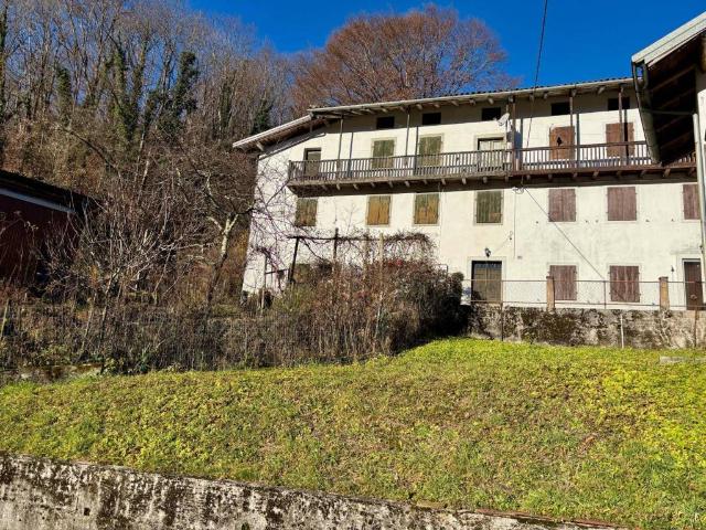 Villa in vendita a Vito d'Asio PN