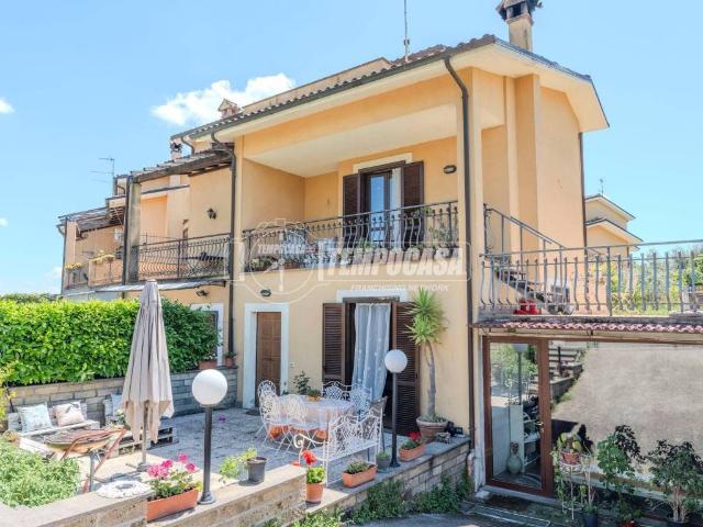 Villetta a schiera in vendita a Vitorchiano VT