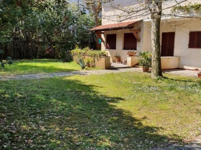 Villa in vendita a Vittoria Apuana, Forte dei Marmi