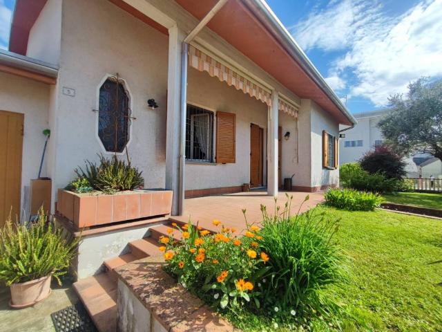 Villa in vendita a Viadana MN