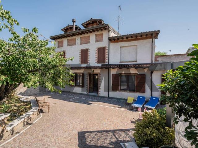 Villa in vendita a Viadana MN