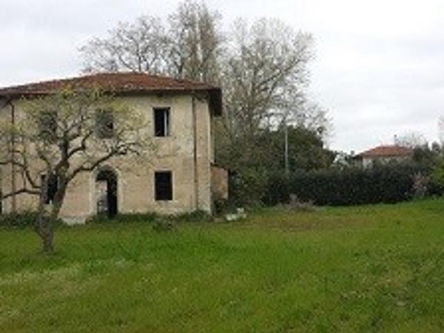 VILLA in VENDITA a VIAREGGIO Ex Campo Aviazione di 15 vani