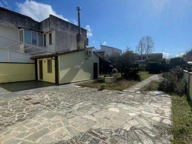 Villa in vendita a Viareggio LU