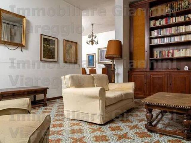 Villa in vendita a Viareggio LU