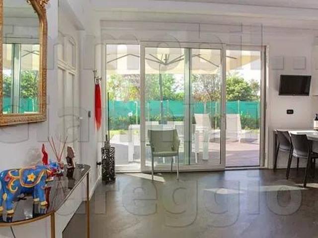 Villa in vendita a Viareggio LU