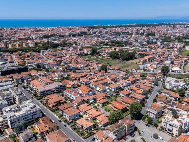 Villa in vendita a Viareggio LU