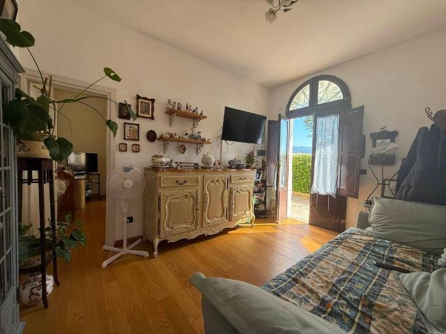 Villa in vendita a Viareggio LU